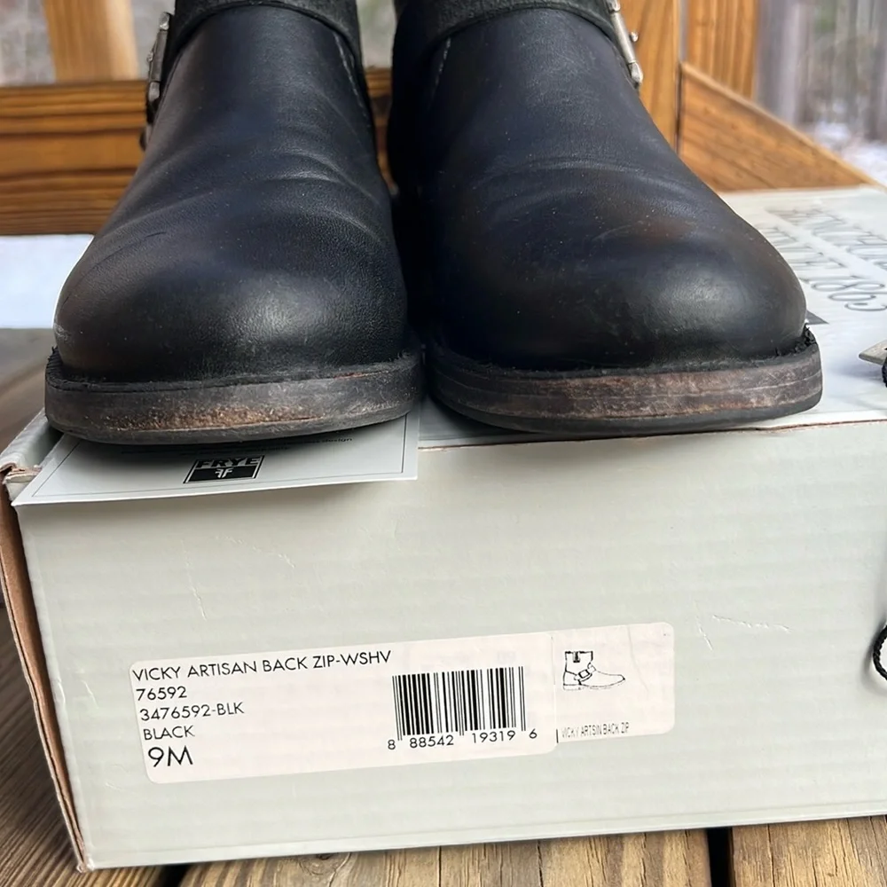 Frye Vicky Artisan Back Zip Distressed Boots  Moto Boots 9 🥳 Host Pick 🥳 - Picture 8 of 16